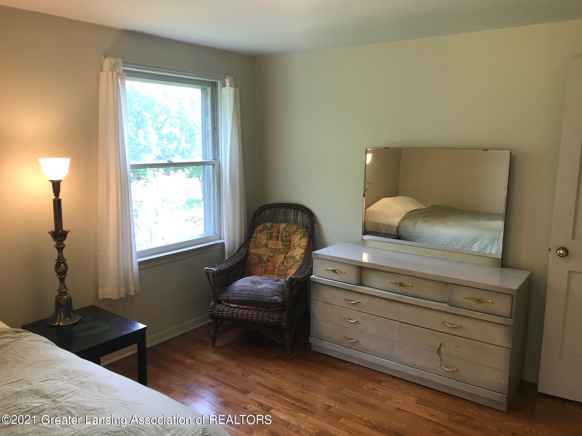 625 Snyder Road East Lansing, MI 48823 - Photo 20 of 30 Bedroom3.