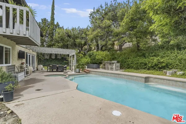 $1,400,000 | 19423 Twin Hills Place, Porter Ranch, CA 91326