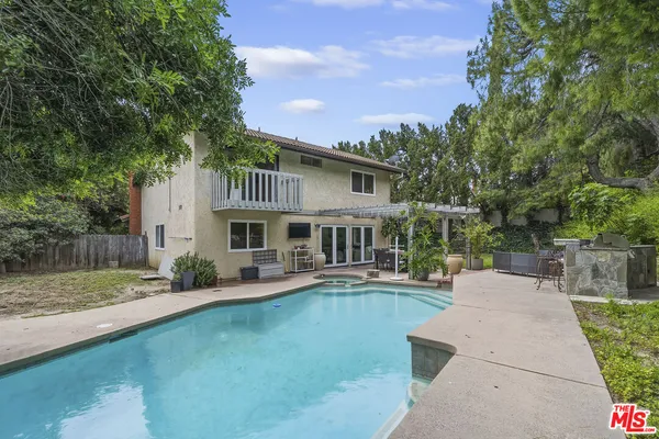 $1,400,000 | 19423 Twin Hills Place, Porter Ranch, CA 91326
