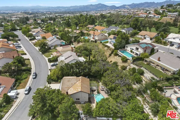 $1,400,000 | 19423 Twin Hills Place, Porter Ranch, CA 91326