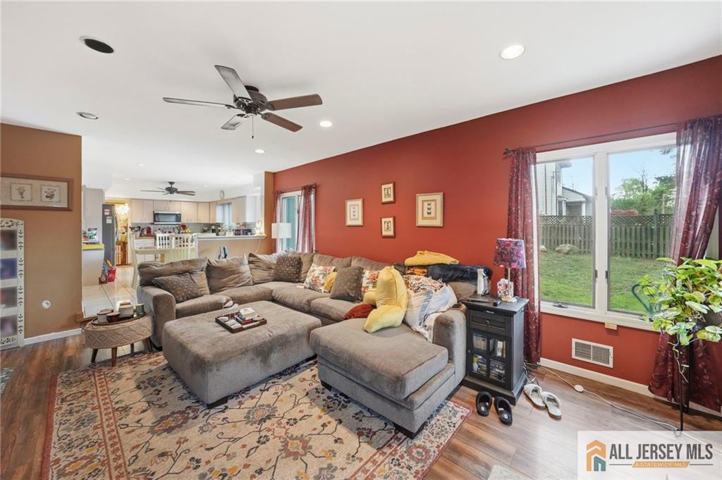121 West Hill Road Colonia, NJ 07067 - Photo 16 of 41