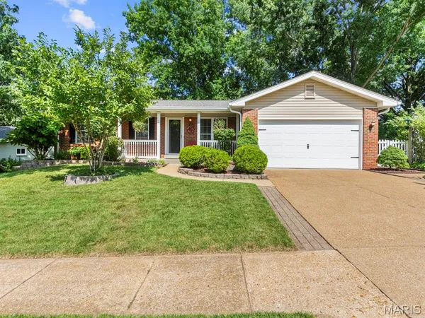 $334,900 | 7042 Yellow Jacket Place, St. Louis, MO 63129