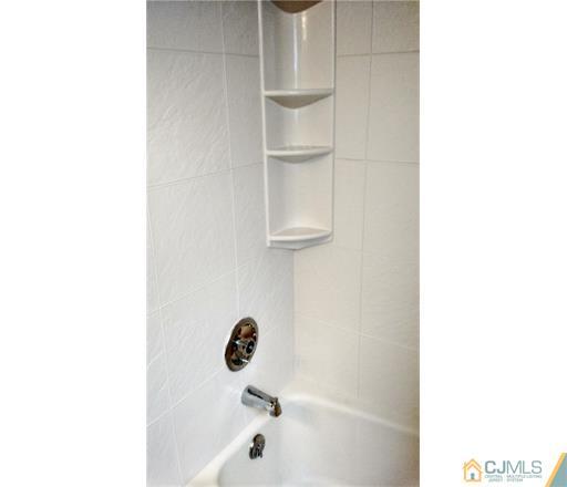 741 Rutherford Avenue Woodbridge, NJ 07095 - Photo 11 of 17 Gallery Image 11