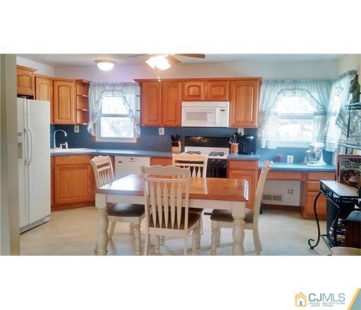 741 Rutherford Avenue Woodbridge, NJ 07095 - Photo 4 of 17 Gallery Image 4