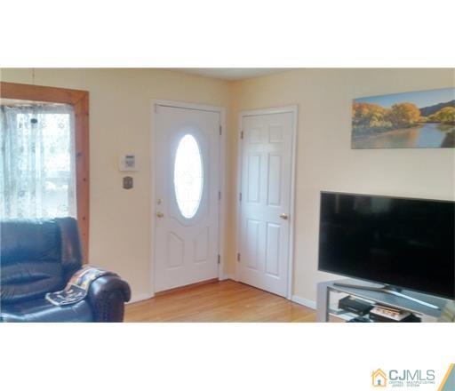 741 Rutherford Avenue Woodbridge, NJ 07095 - Photo 5 of 17 Gallery Image 5