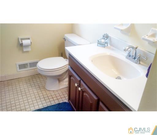 741 Rutherford Avenue Woodbridge, NJ 07095 - Photo 10 of 17 Gallery Image 10