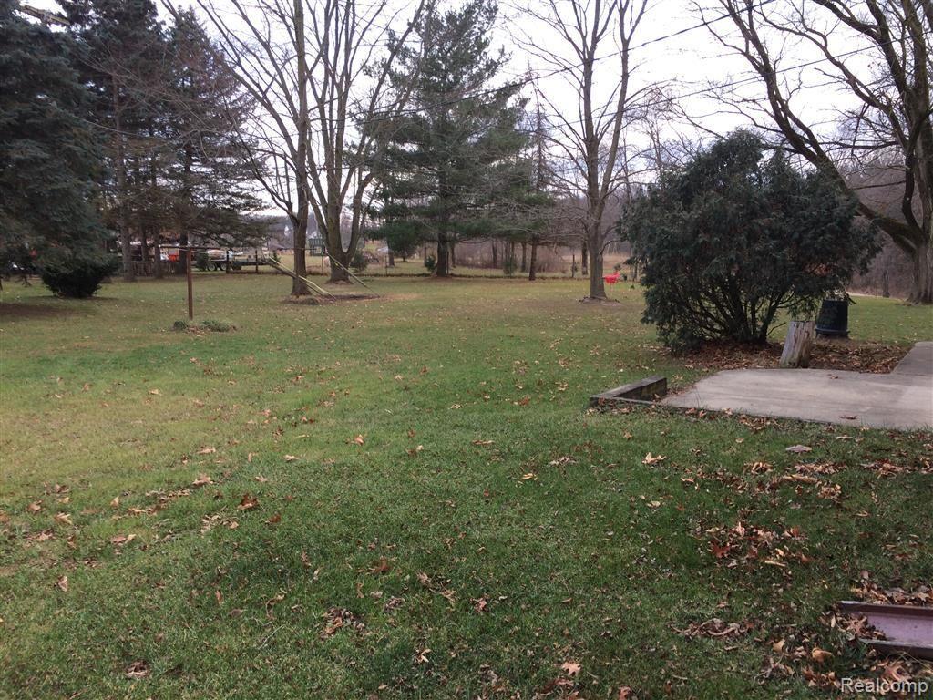 375 Triangle Lake Road Howell, MI 48843 - Photo 28 of 32 32.jpg