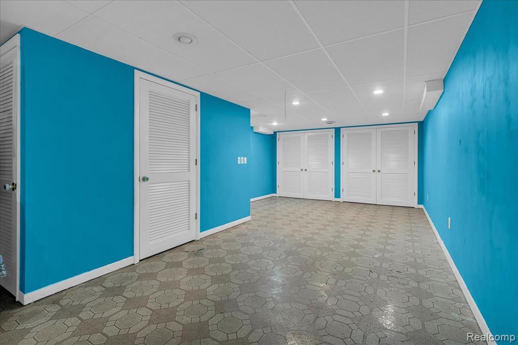 2374 Ridge Drive Troy, MI 48098 - Photo 28 of 38 Gallery Image 28