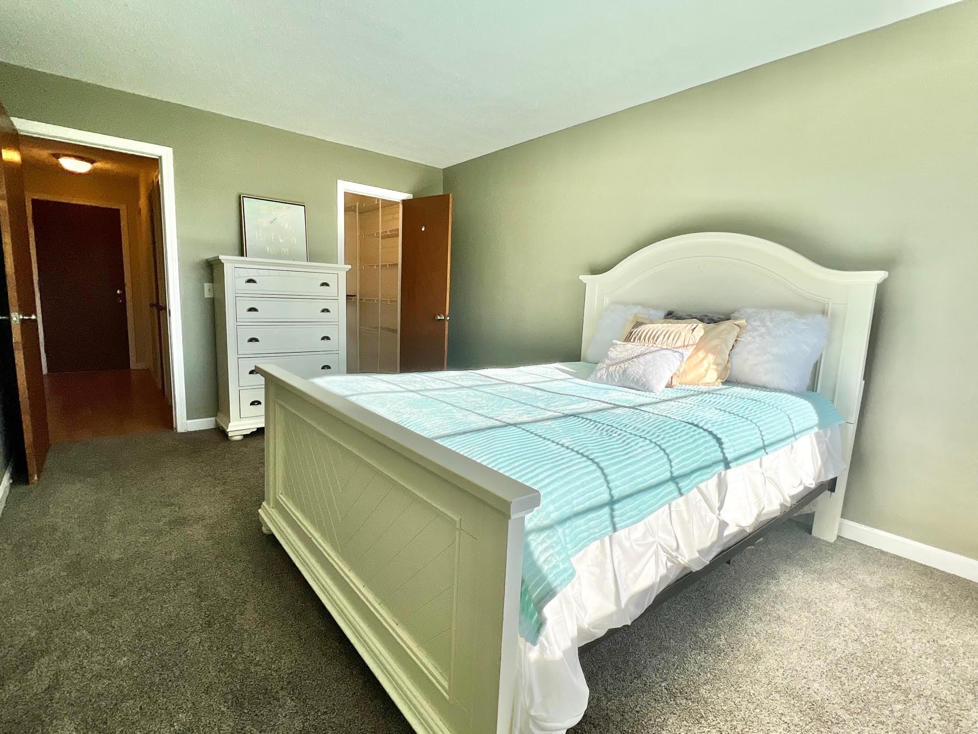 377 Huse Road Manchester, NH 03103 - Photo 7 of 19