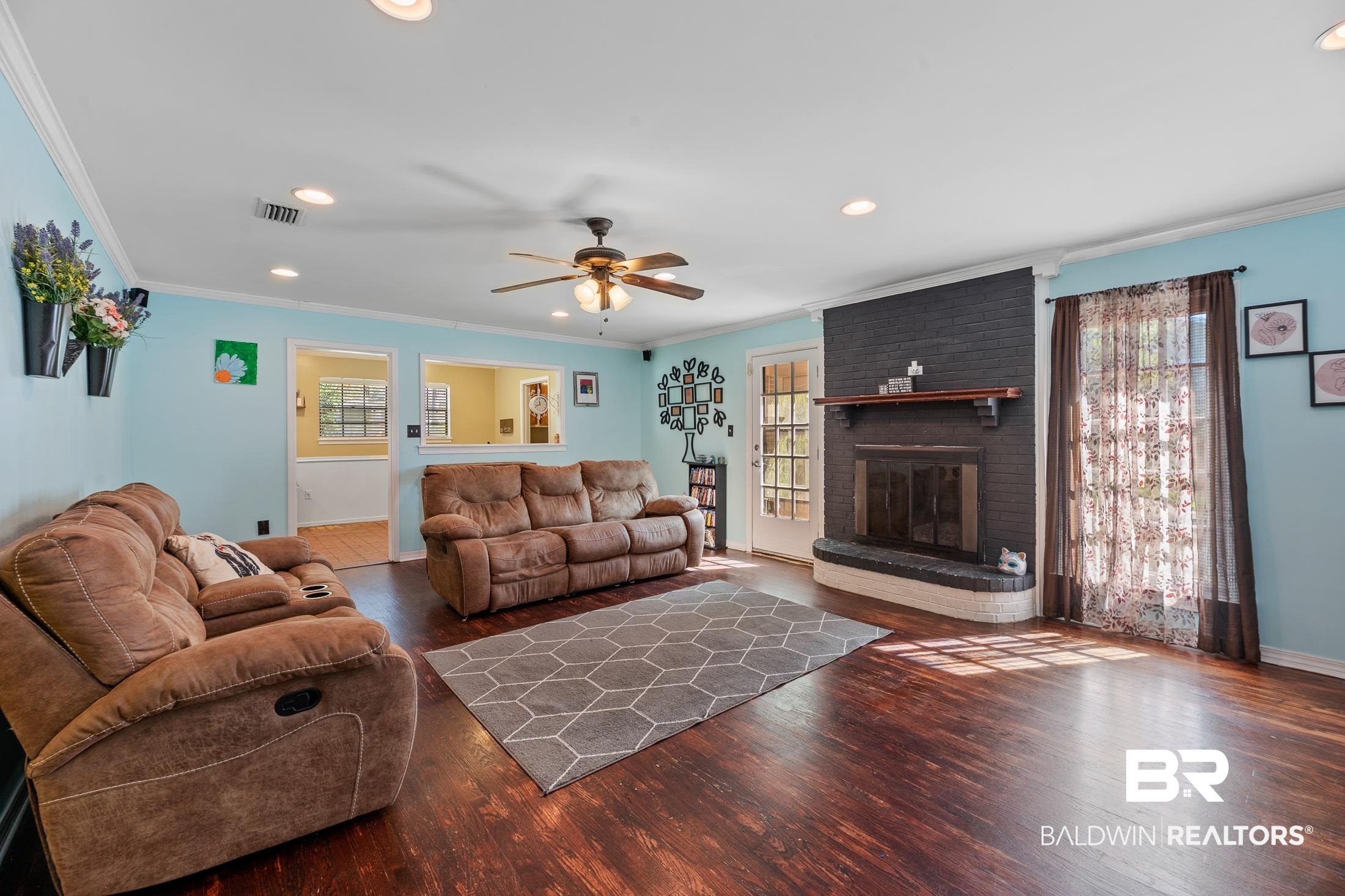 176 Ridgewood Drive Daphne, AL 36526 - Photo 11 of 32 Living Room 1