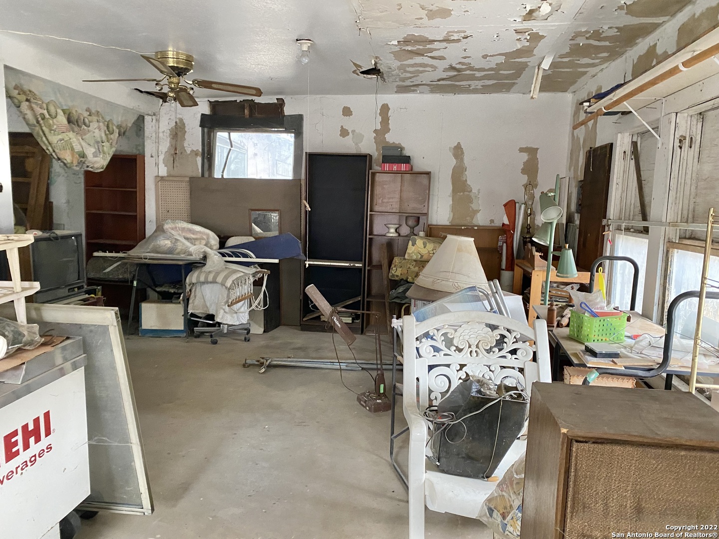 614 4th Street Natalia, TX 78059 - Photo 5 of 8 a room with gym equipment