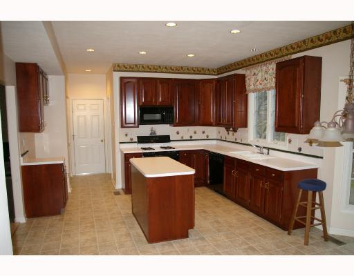 121 Quarry Road Washington, PA 15301 - Photo 5 of 8 Kitchen.
