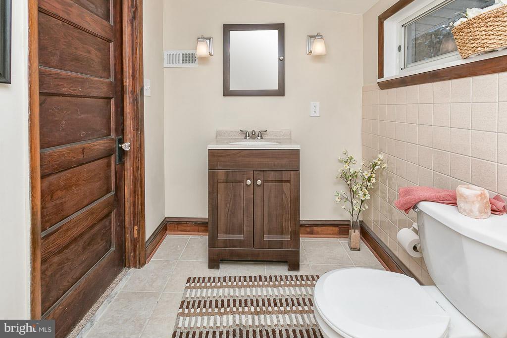 4400 Raspe Avenue Baltimore, MD 21206 - Photo 24 of 30 Full Bath on Upper Level