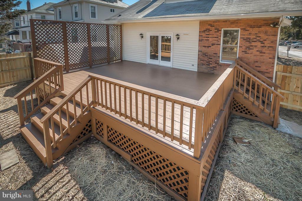 4400 Raspe Avenue Baltimore, MD 21206 - Photo 25 of 30 Huge New Rear Deck! 18' x 23'