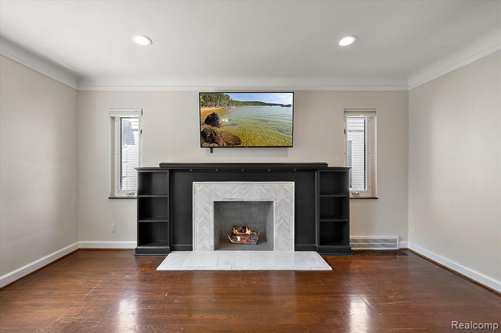 1450 Hampton Road Grosse Pointe Woods, MI 48236 - Photo 11 of 53