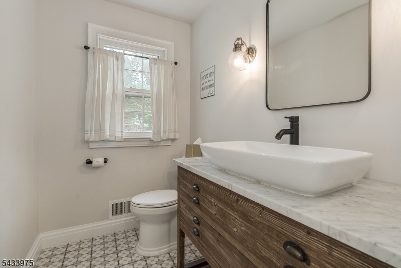 54 Dean Road Mendham, NJ 07945 - Photo 13 of 31