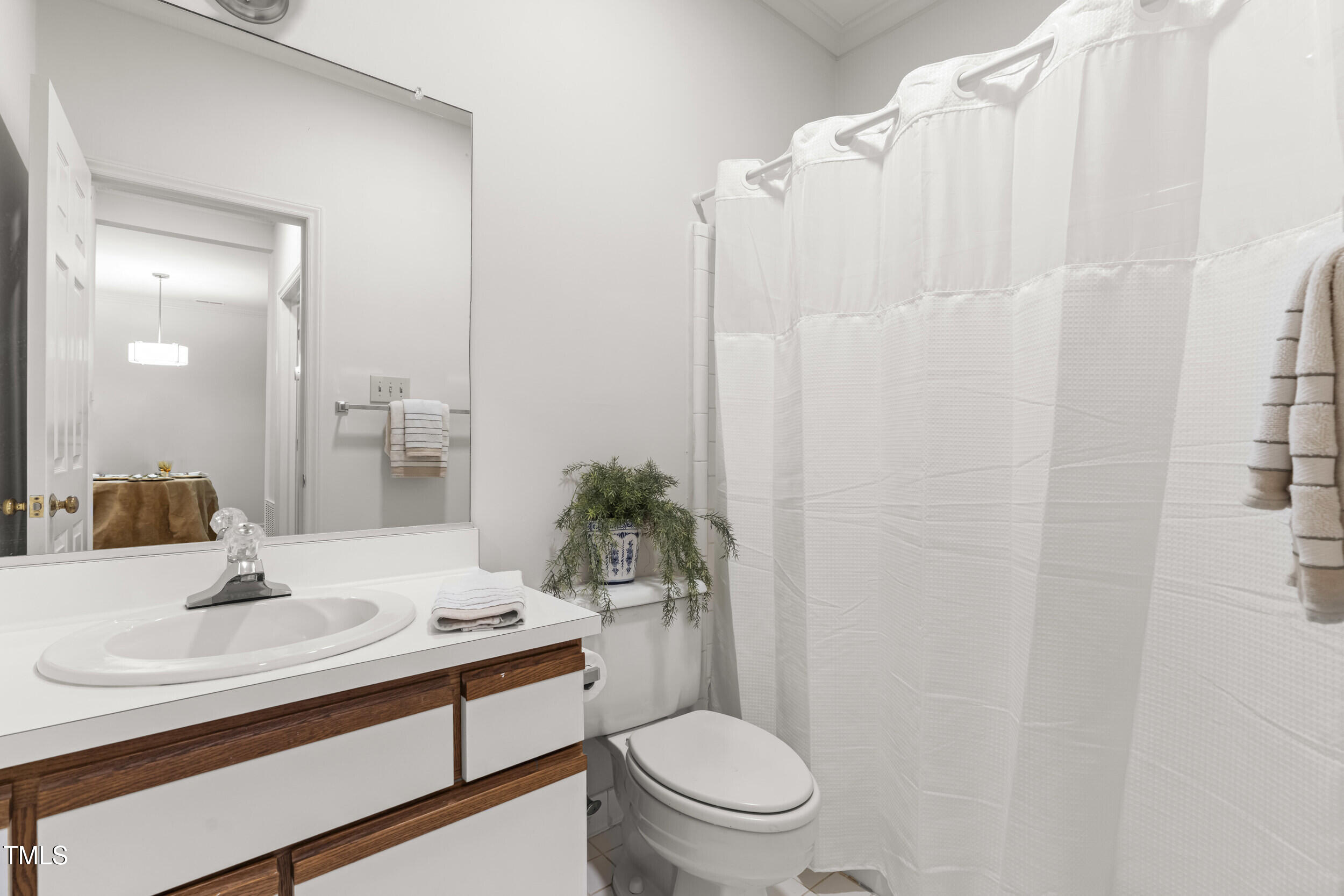 1000 Brighthurst Drive, Unit 103 Raleigh, NC 27605 - Photo 16 of 24 2nd bath