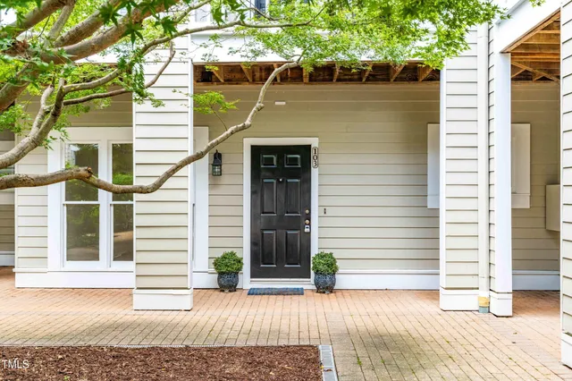 $375,000 | 1000 Brighthurst Drive, Unit 103, Raleigh, NC 27605