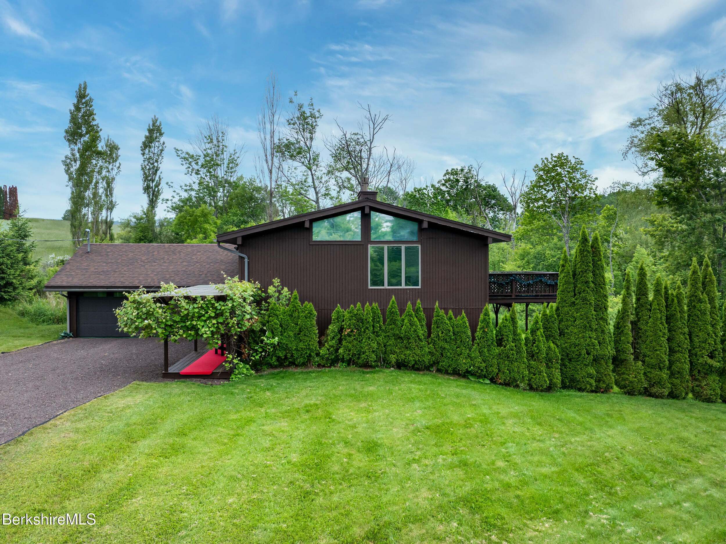 137 Stratton Road Williamstown, MA 01267 - Photo 2 of 30 East Facade