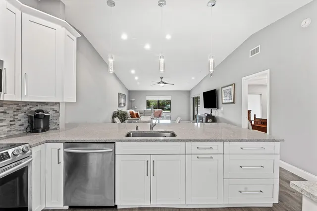 $369,000 | 6112 Kings Gate Circle, Delray Beach, FL 33484