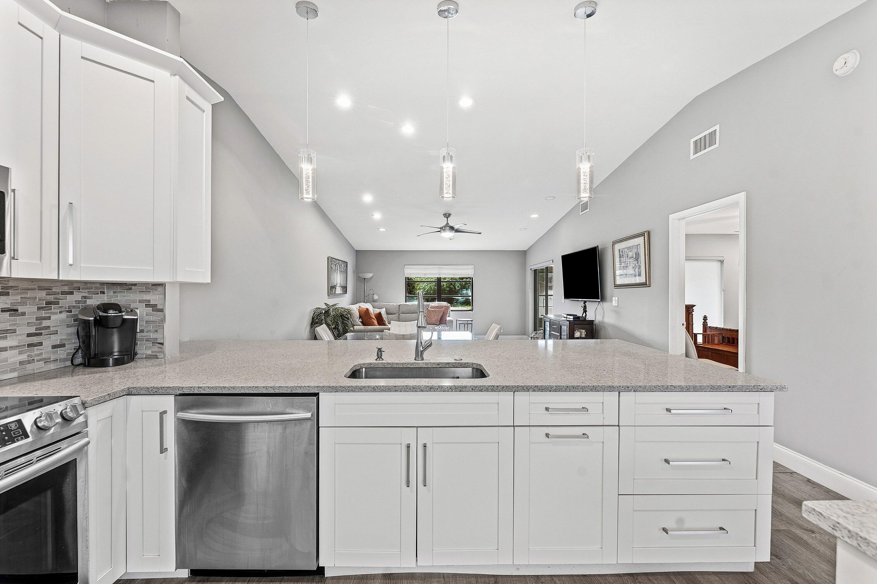 6112 Kings Gate Circle Delray Beach, FL 33484 - Photo 8 of 50 009-6112KingsGateCircle-DelrayBeach-FL-3