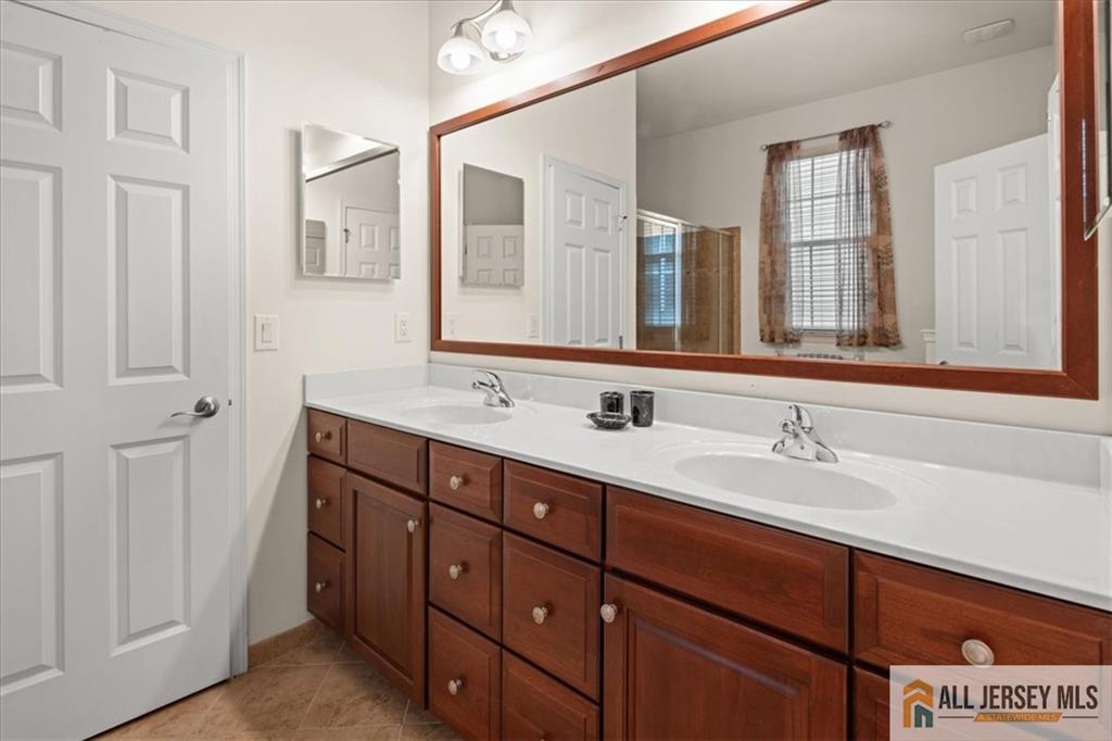 14 Hardwick Drive Kendall Park, NJ 08824 - Photo 22 of 52