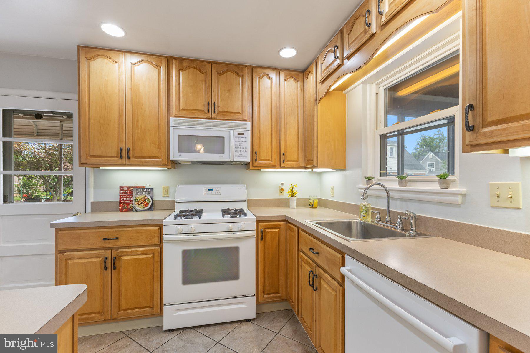 12703 Bluhill Road Silver Spring, MD 20906 - Photo 9 of 41 Gallery Image 9