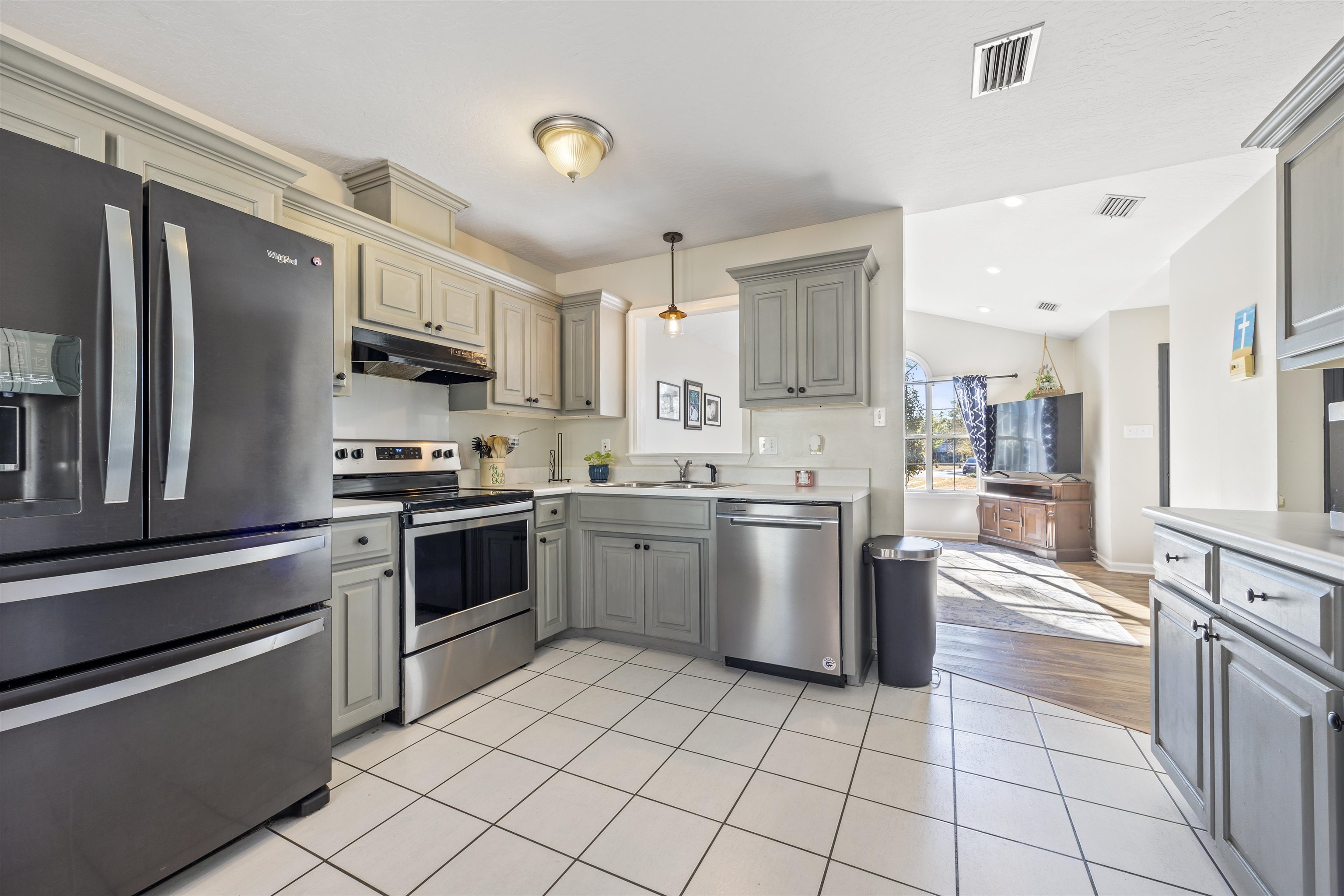 285 Northeast Green Tree Terrace Lee, FL 32059 - Photo 4 of 30