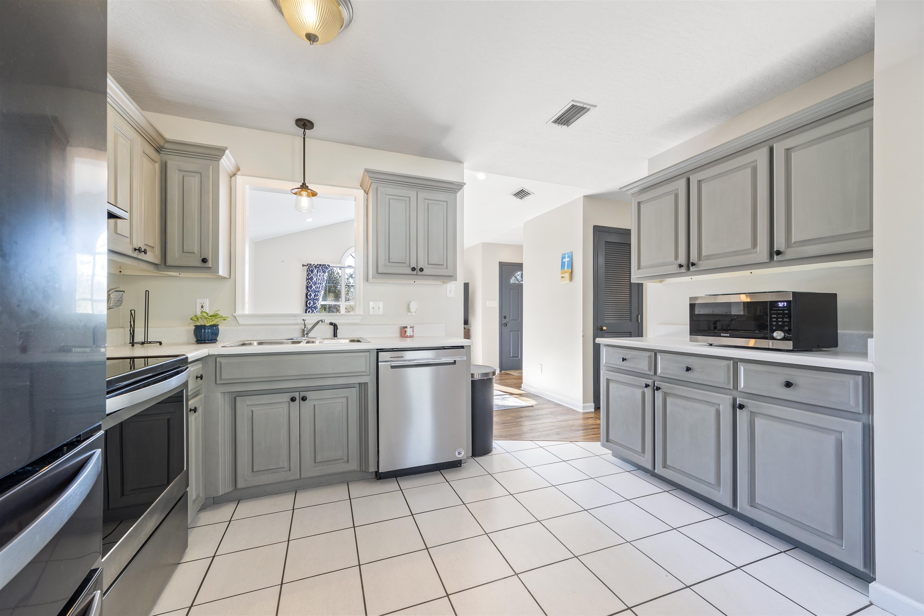 285 Northeast Green Tree Terrace Lee, FL 32059 - Photo 6 of 30