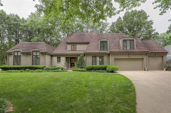 $999,800 | 12601 Pawnee Lane, Leawood, KS 66209