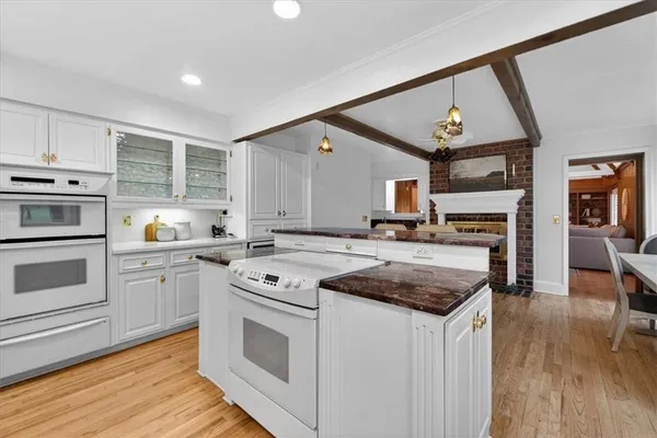 $999,800 | 12601 Pawnee Lane, Leawood, KS 66209