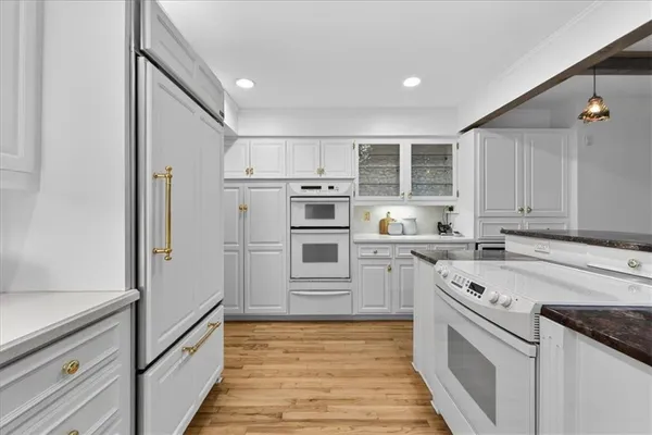 $999,800 | 12601 Pawnee Lane, Leawood, KS 66209