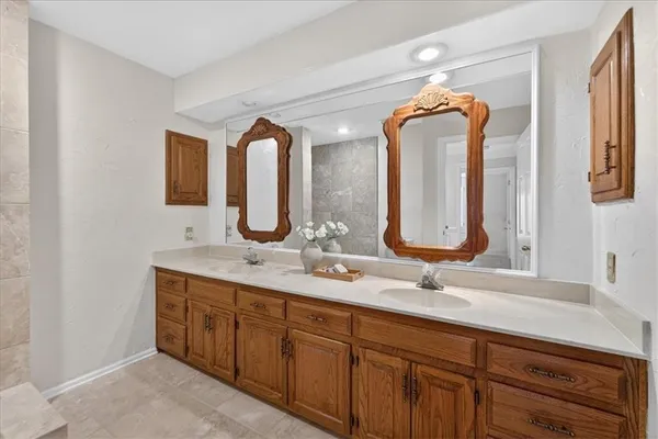 $999,800 | 12601 Pawnee Lane, Leawood, KS 66209