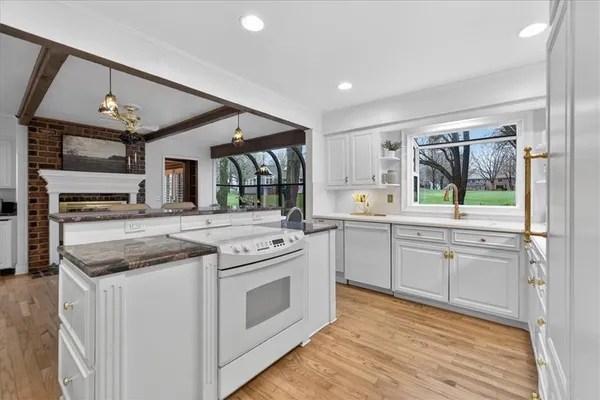 $999,800 | 12601 Pawnee Lane, Leawood, KS 66209