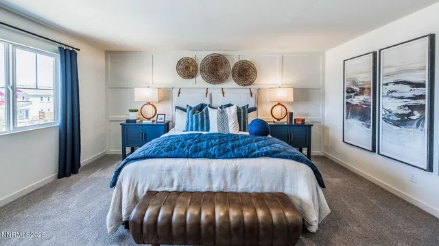 a bed room with a bed and closet