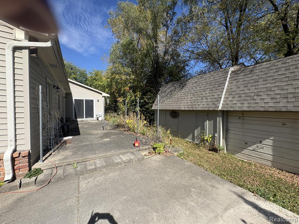 2871 Harvey Street Rochester Hills, MI 48309 - Photo 28 of 33