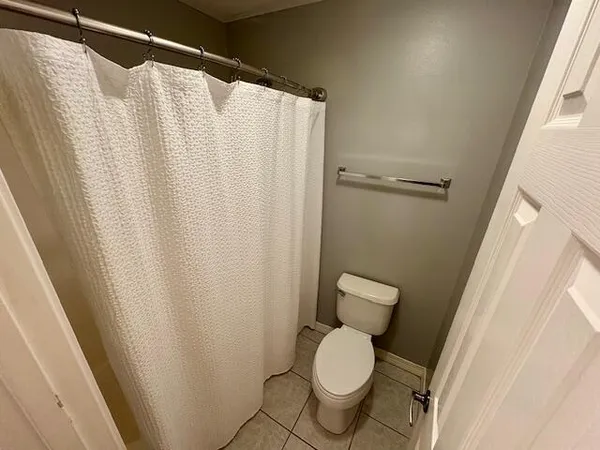 $2,000 | 406 Westlake Court, Niceville, FL 32578