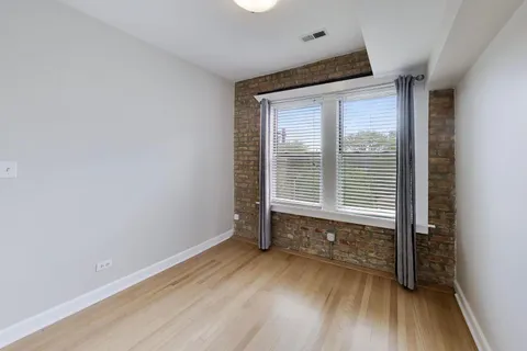 $250,000 | 4252 North Francisco Avenue, Unit 3, Chicago, IL 60618