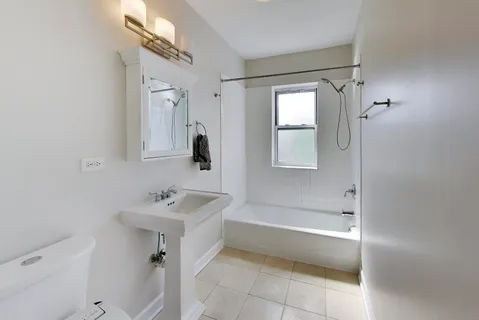 $250,000 | 4252 North Francisco Avenue, Unit 3, Chicago, IL 60618