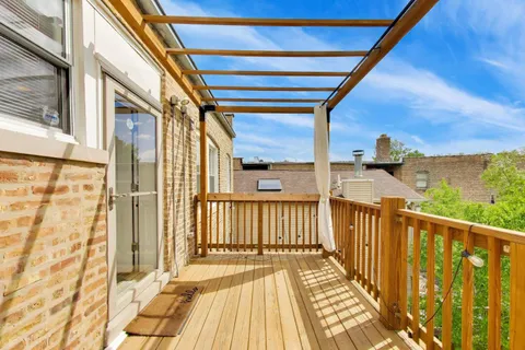 $250,000 | 4252 North Francisco Avenue, Unit 3, Chicago, IL 60618