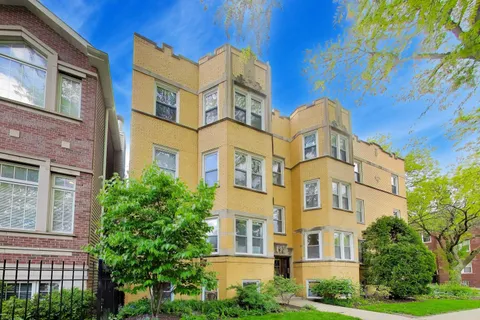 $250,000 | 4252 North Francisco Avenue, Unit 3, Chicago, IL 60618
