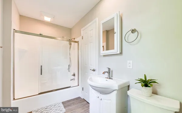 $4,500 | 4005 Lees Corner Road, Chantilly, VA 20151