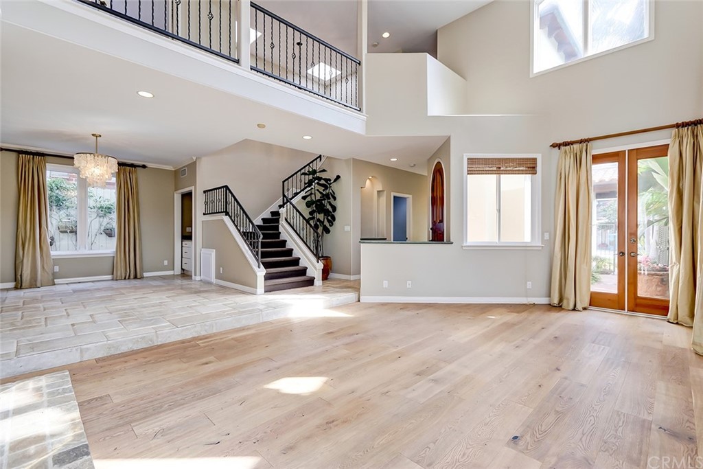 717 29th Street Manhattan Beach, CA 90266 - Photo 11 of 47 Adjacent formal dining room