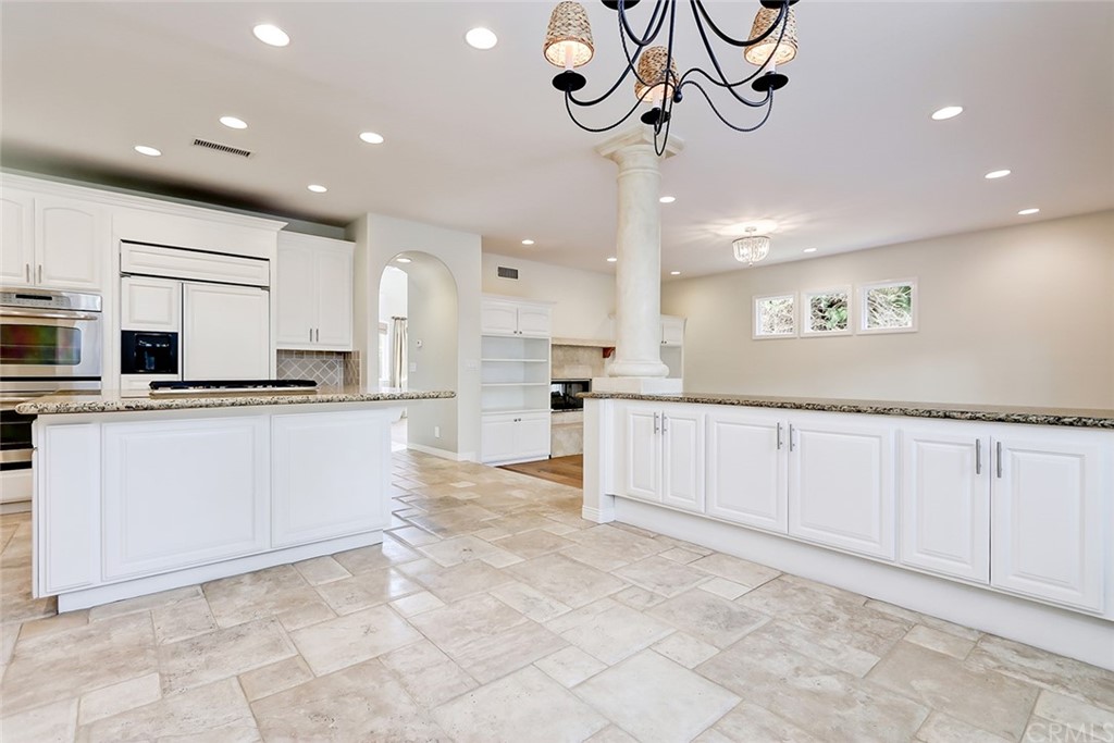 717 29th Street Manhattan Beach, CA 90266 - Photo 19 of 47 Breakfast nook opens to kitchen