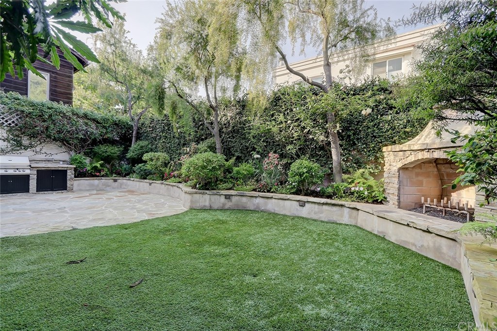 717 29th Street Manhattan Beach, CA 90266 - Photo 47 of 47 Spacious backyard perfect for entertaining