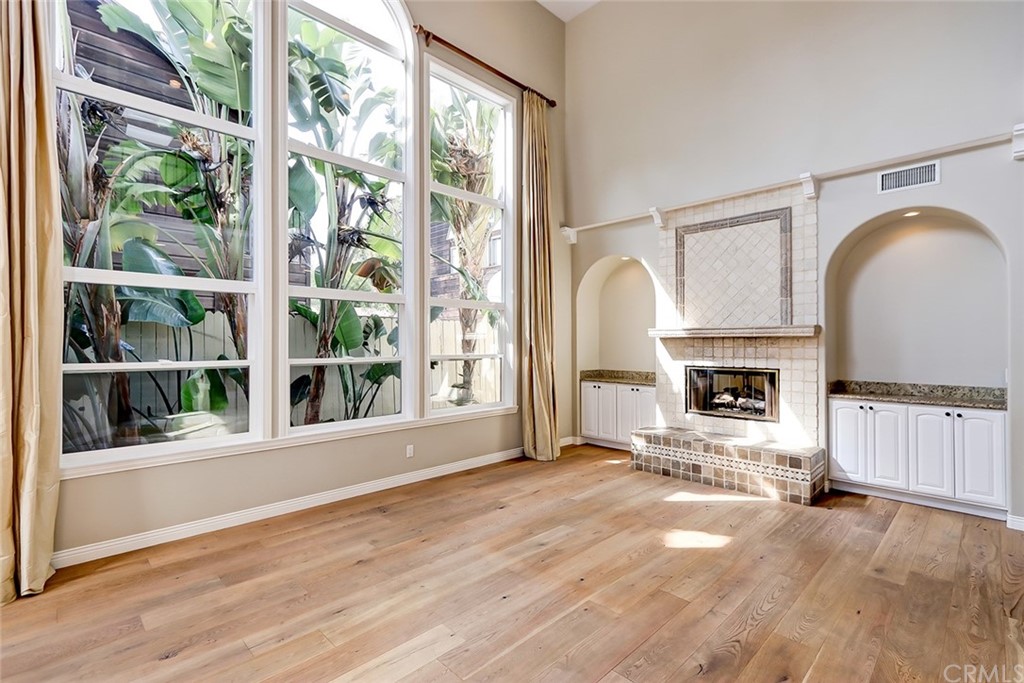 717 29th Street Manhattan Beach, CA 90266 - Photo 7 of 47 Hardwood floors and alcove display cases