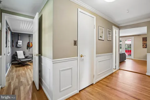 $1,250,000 | 11303 Hounds Way, North Bethesda, MD 20852