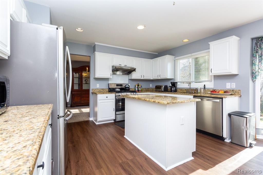 1582 Nadine Rochester Hills, MI 48307 - Photo 15 of 58