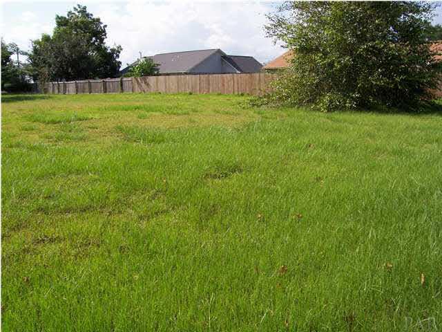 6356 Muldoon Road Pensacola, FL 32526 - Photo 2 of 2 Right side view!