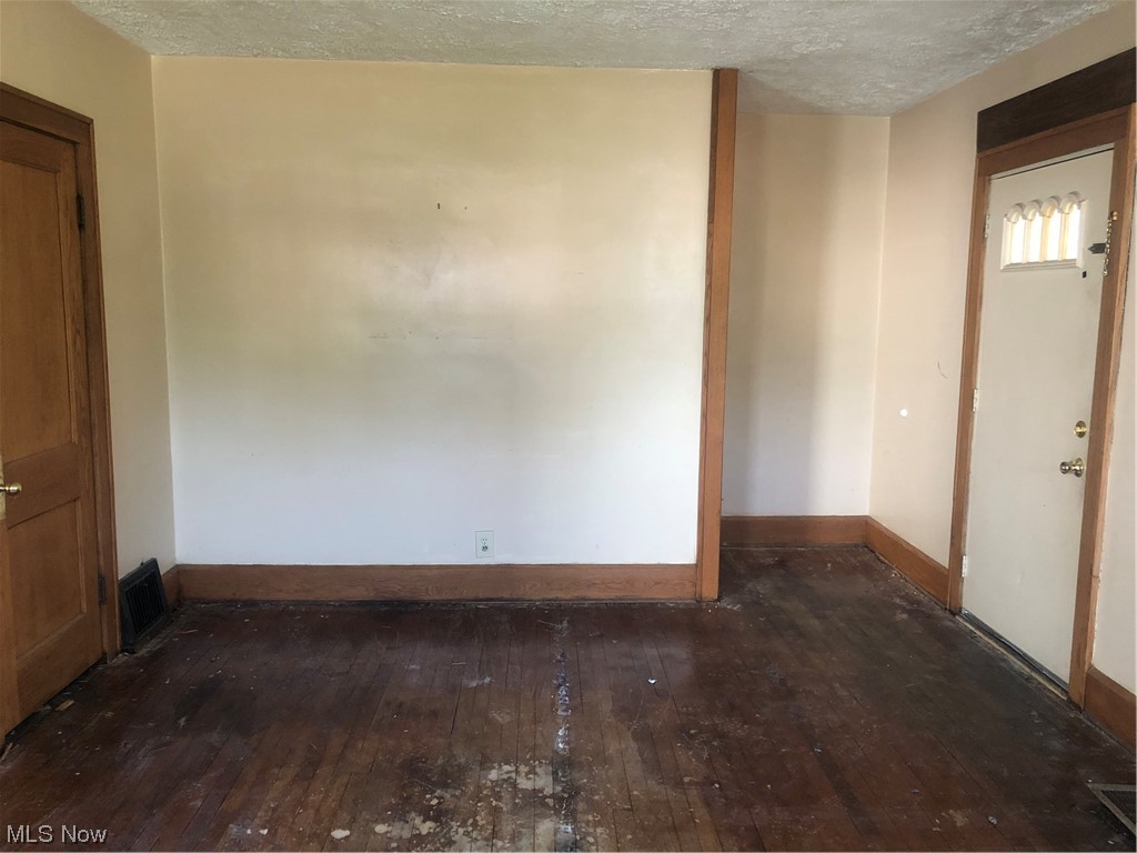 841 Walnut Road Southeast Massillon, OH 44646 - Photo 8 of 24 Gallery Image 8